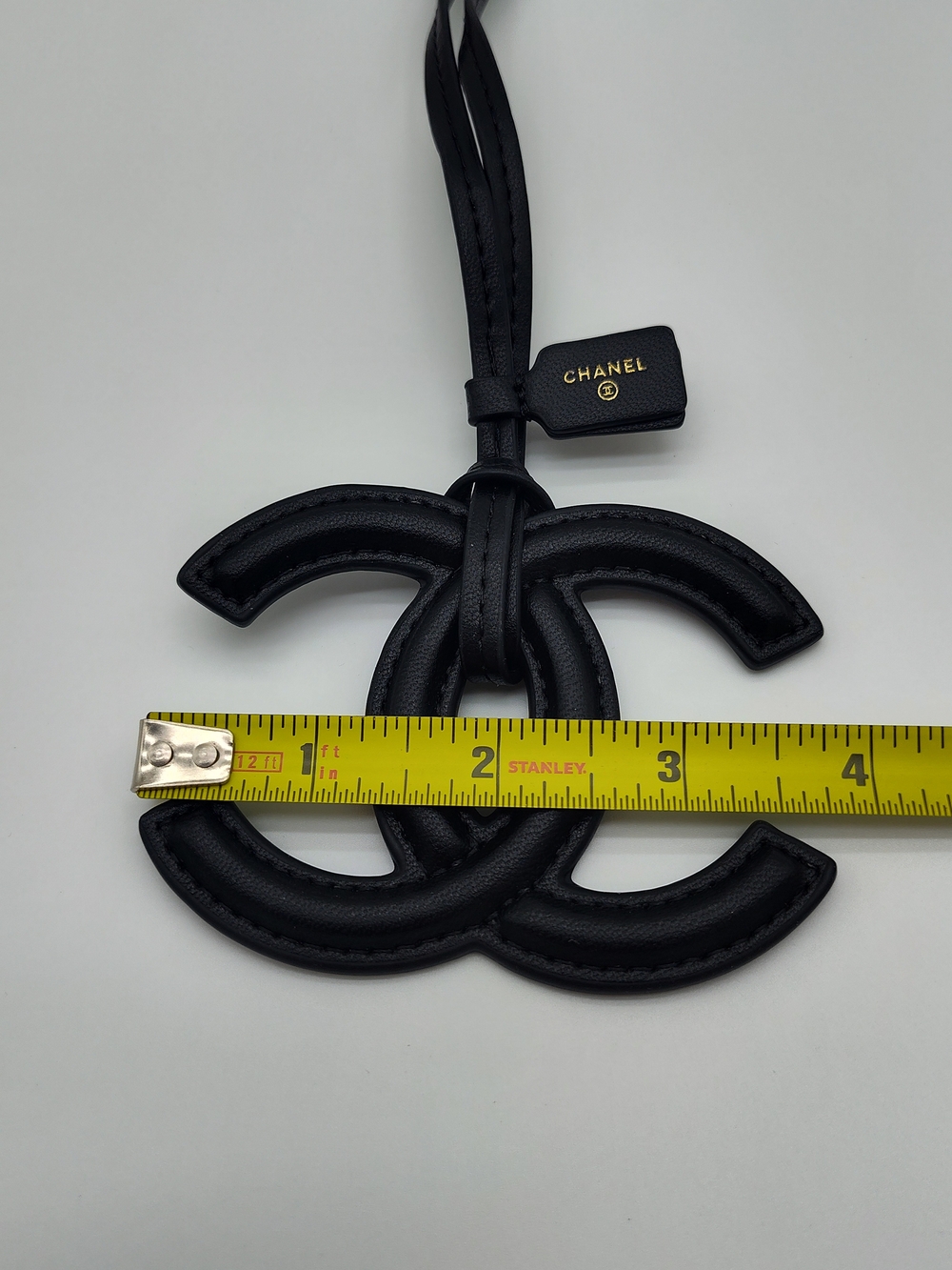 CHANEL Makeup Promotional Black Lambskin CC Bag Charm Key Holder Gold Ring NIB - Picture 7 of 9